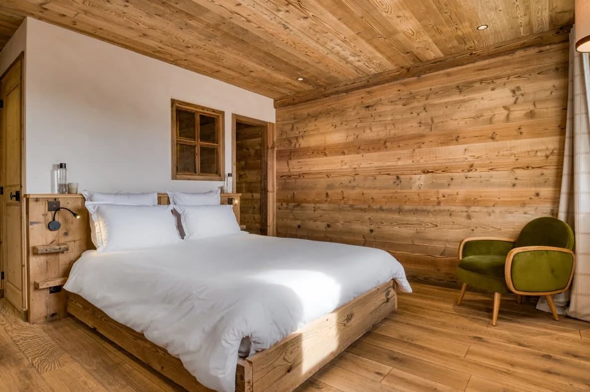 Amazing Chalet in the Peaceful Pettoreaux photo 3