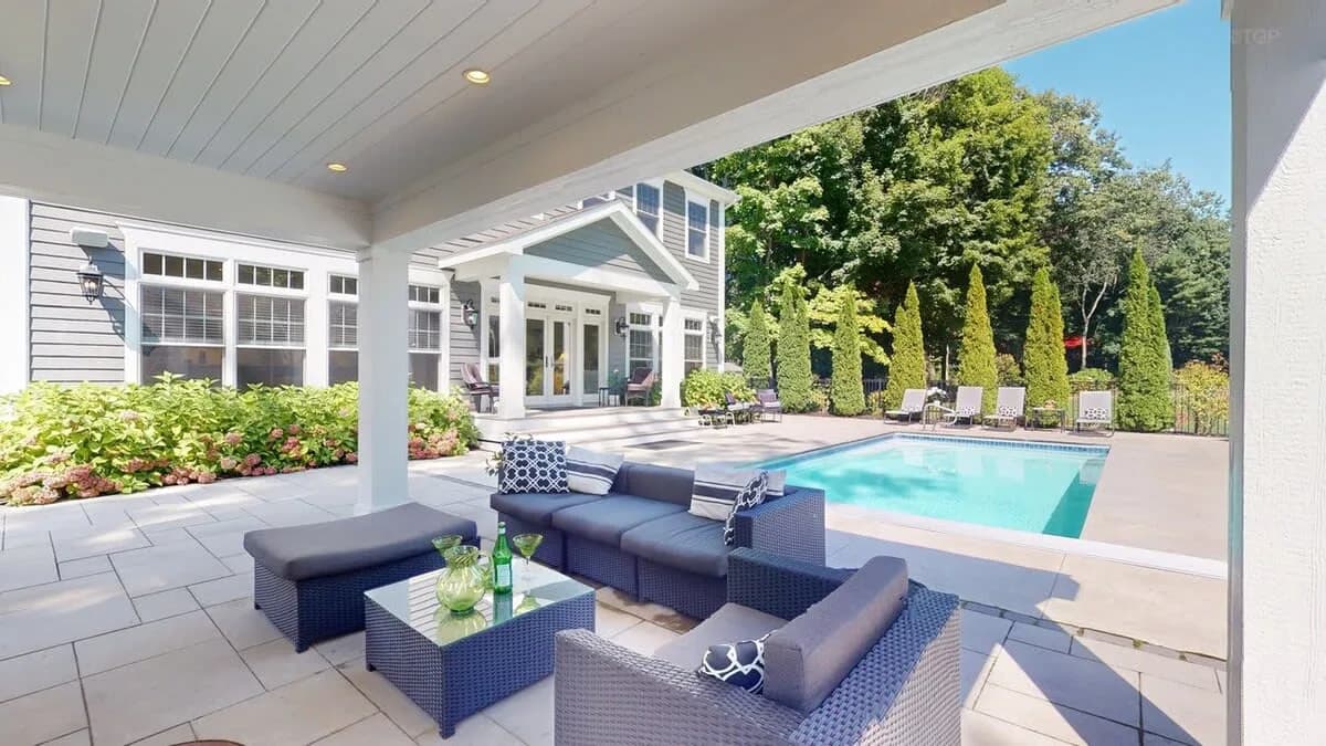 Private Pool Seven Bedroom Villa in Lake Michigan Shore