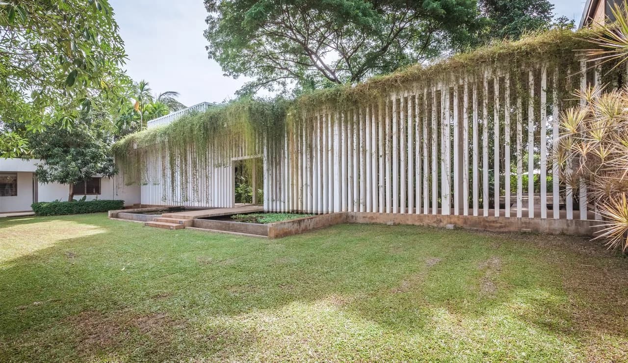 Posh Luxury Villa With Natural Airflow And Light photo 4