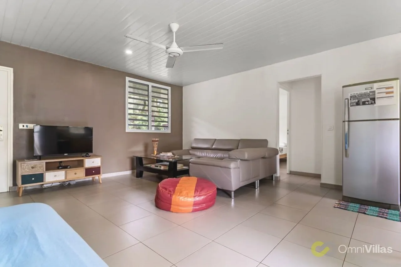 Beachfront Three Bedroom Retreat in Moorea photo 3