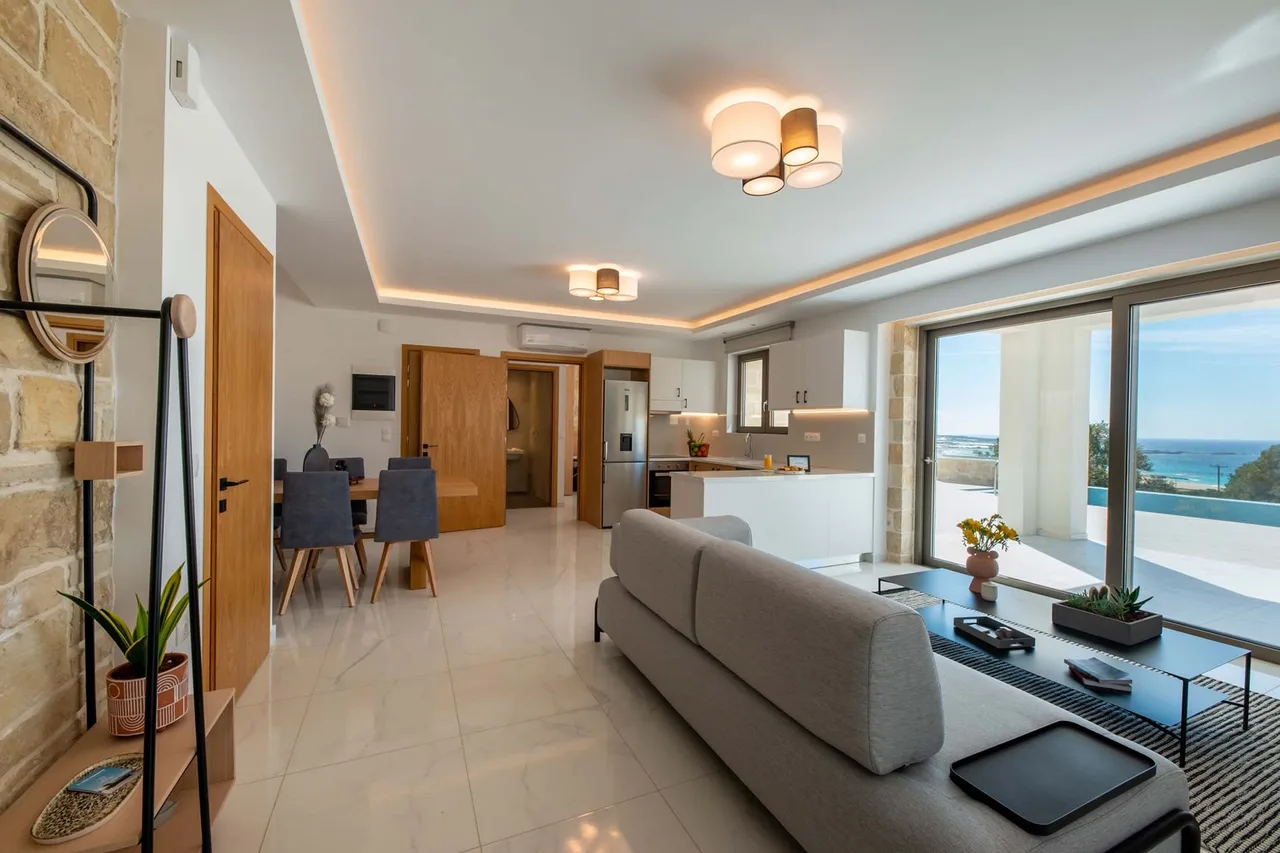 Sleek Contemporary Villa With Impressive Views photo 2