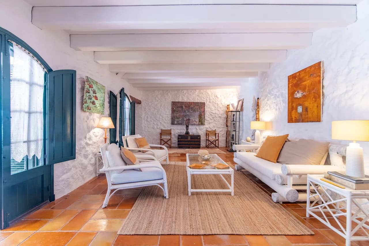 Luxurious Countryside Estate with Paddle Court photo 2