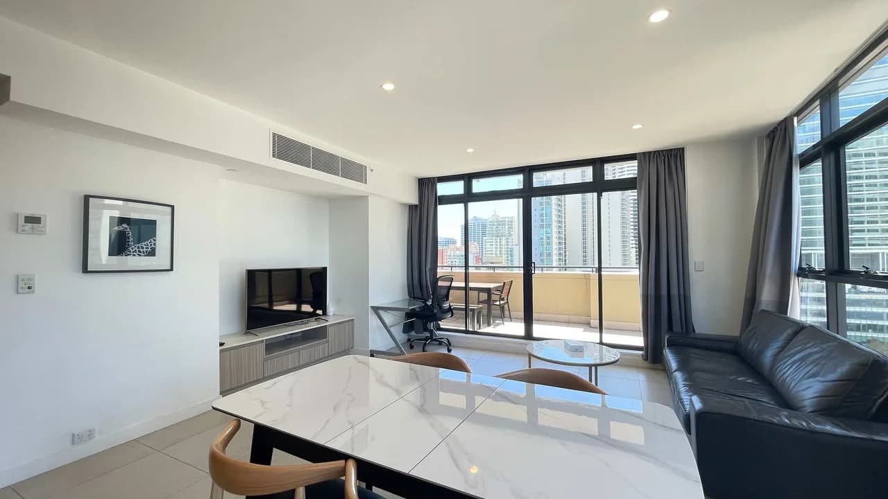 Penthouse with City Views in Sydney CBD photo 3