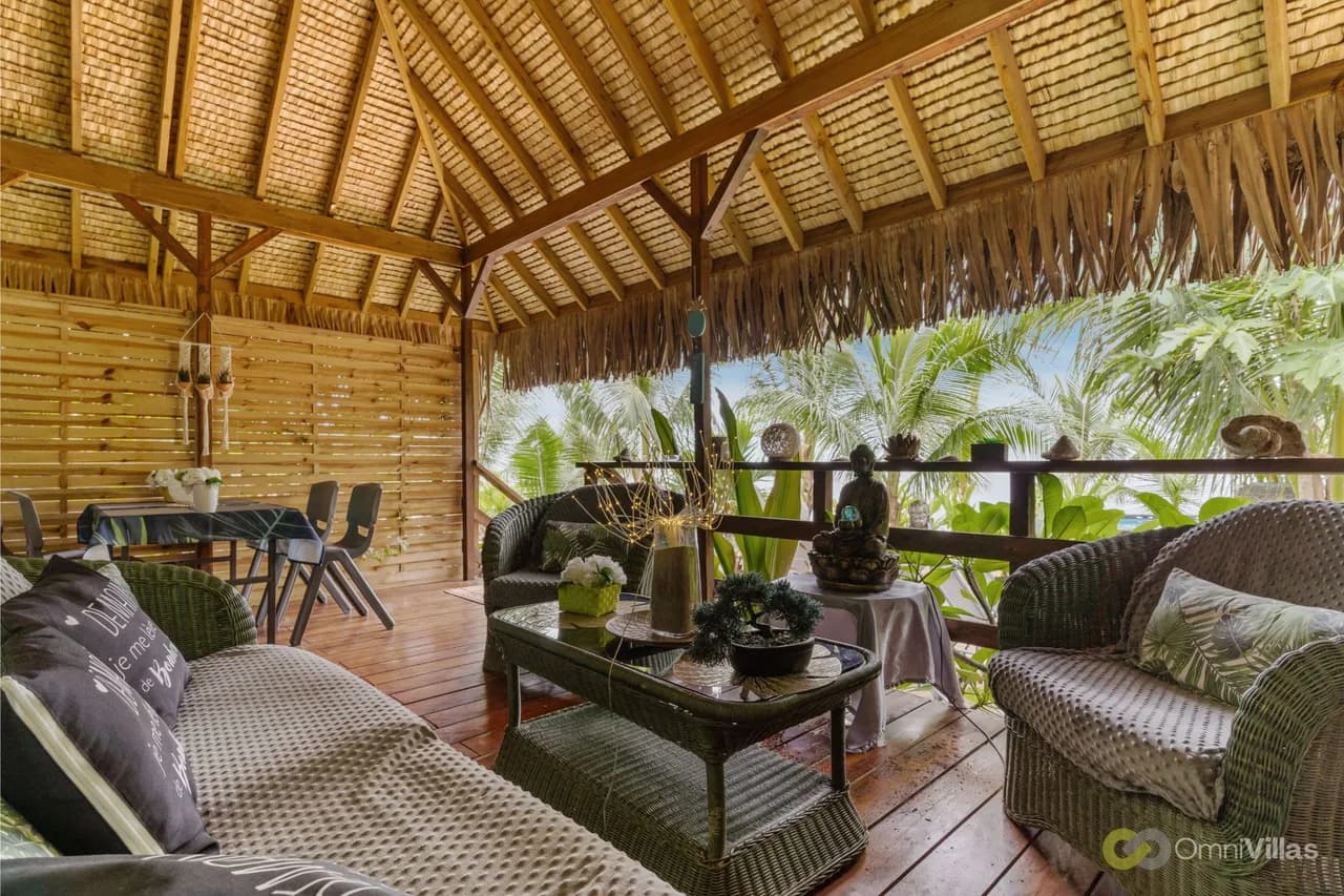 Fare Oaoa · on the Haapiti surf pass, sleeps 4