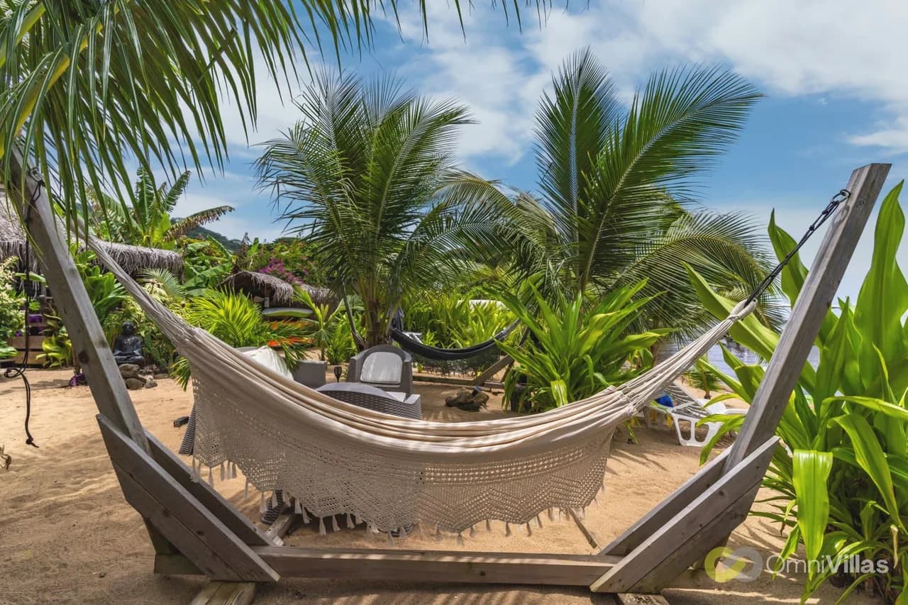 Ocean View Beachfront Villa in Haapiti photo 3