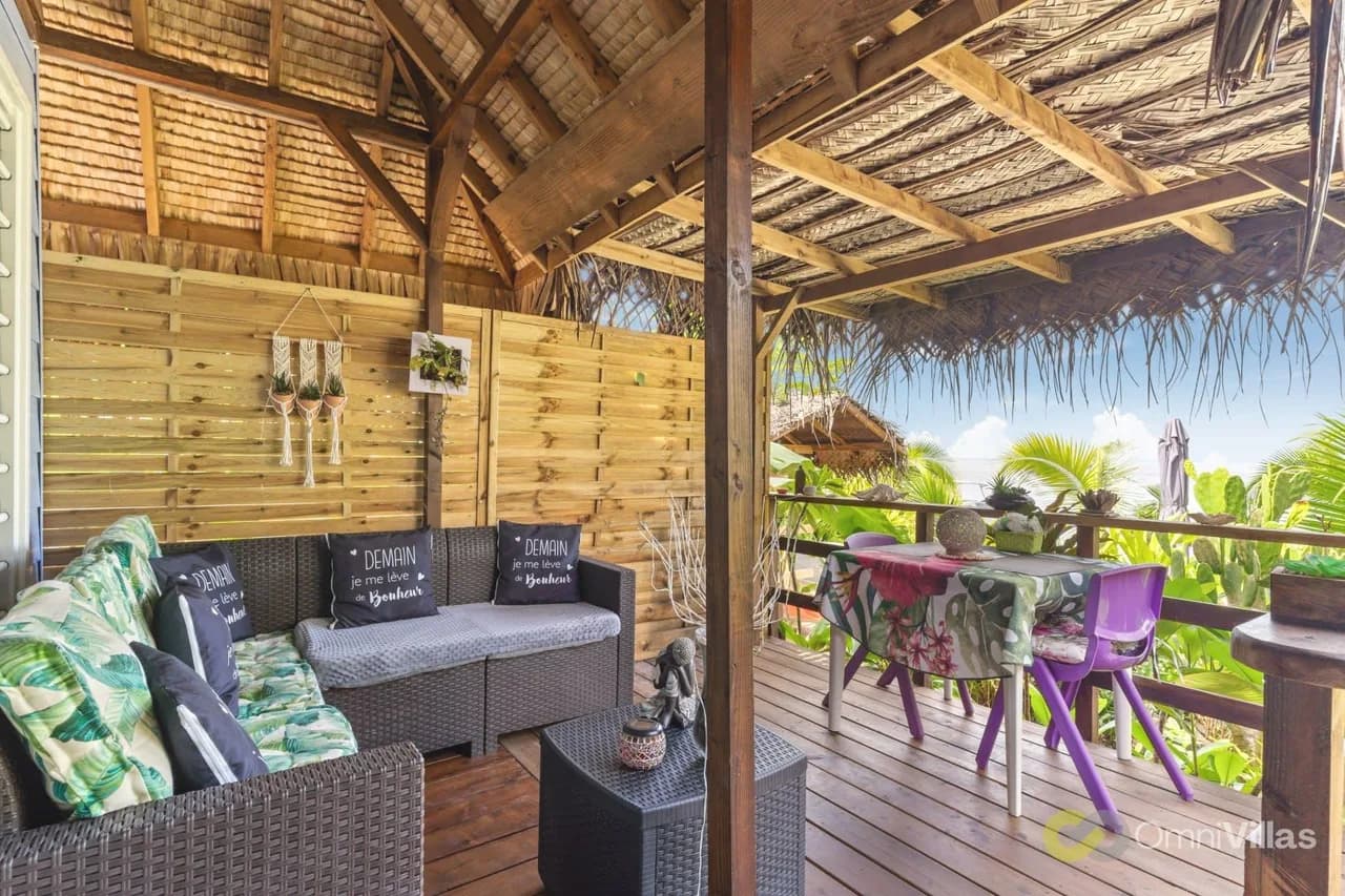 Ocean View Beachfront Villa in Haapiti photo 4