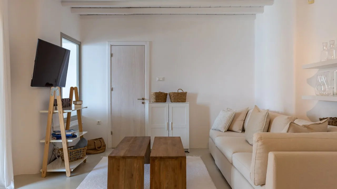 Serene Seaside Villa with Infinite Sea Views photo 2