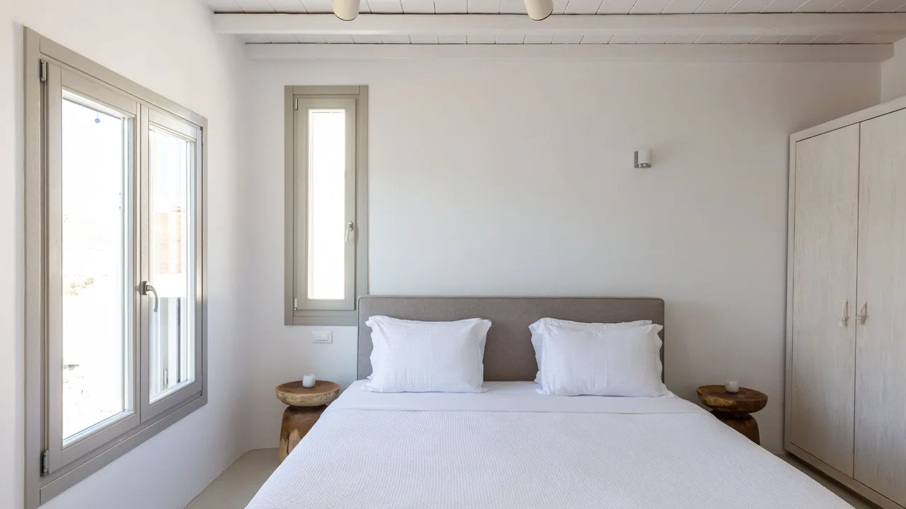 Serene Seaside Villa with Infinite Sea Views photo 3