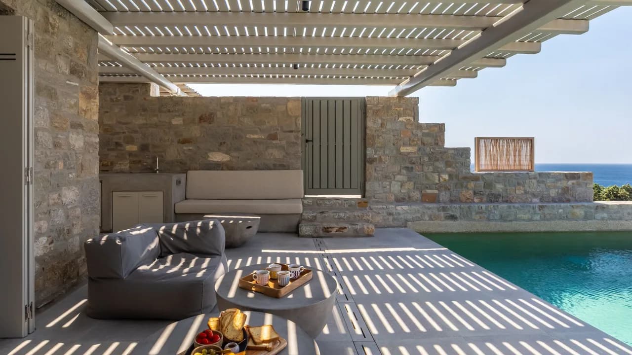 Serene Seaside Villa with Infinite Sea Views photo 5