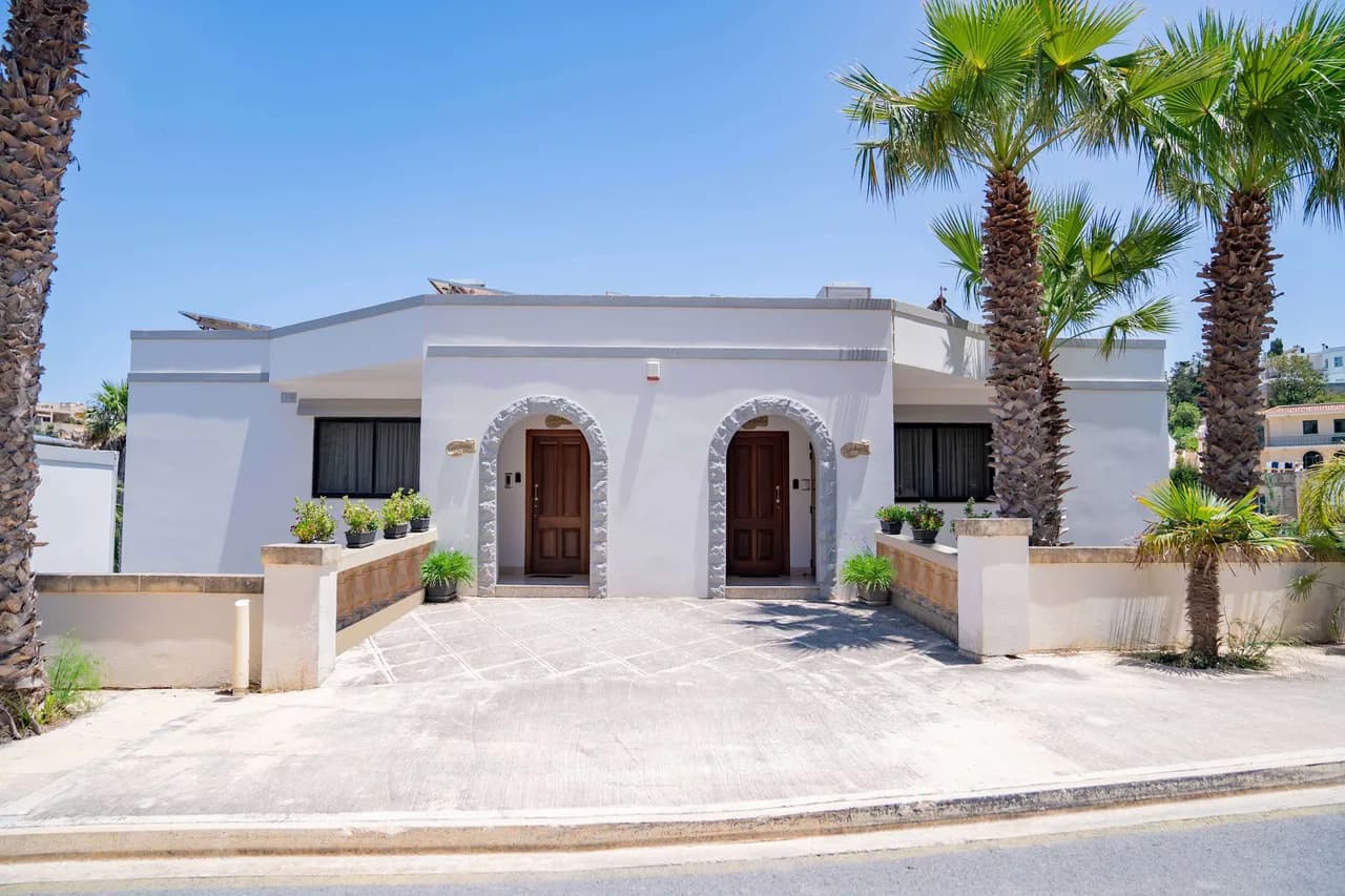 Private Pool Five Bedroom Villa in Malta photo 2