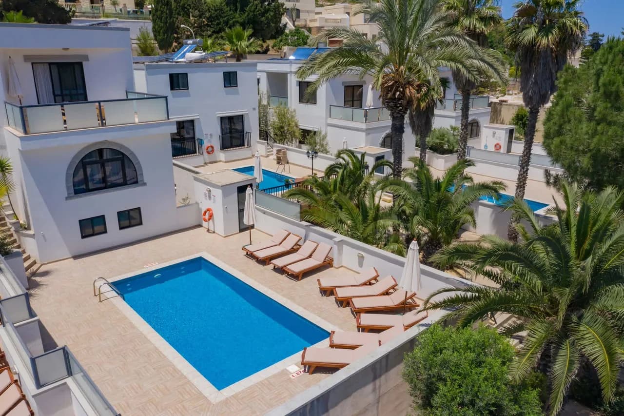 Private Pool Five Bedroom Villa in Malta photo 5