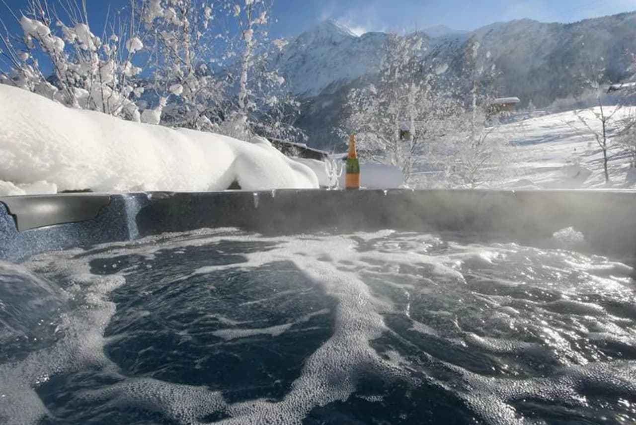 Stylish 6BR Chalet With Mont Blanc Range View photo 5