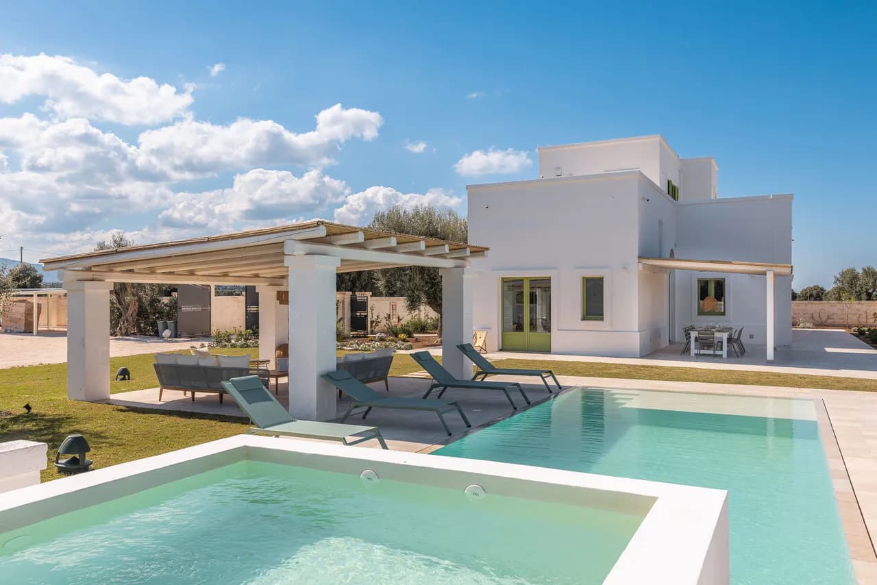Exquisite 4BR Villa With Private Sauna