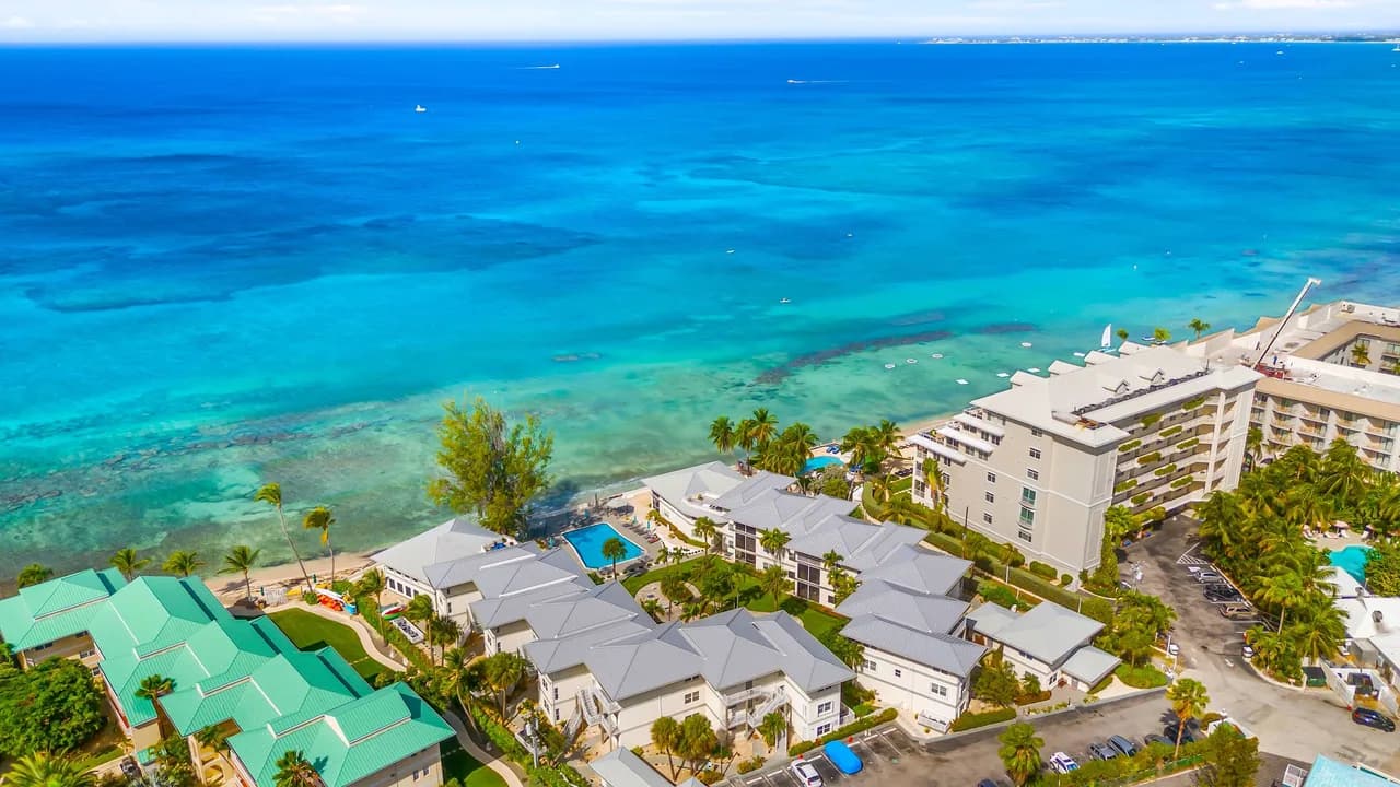 Beachfront Three Bedroom Condo in Cayman Islands photo 2