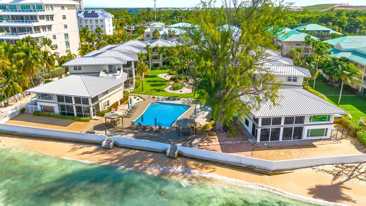 Beachfront Three Bedroom Condo in Cayman Islands photo 5