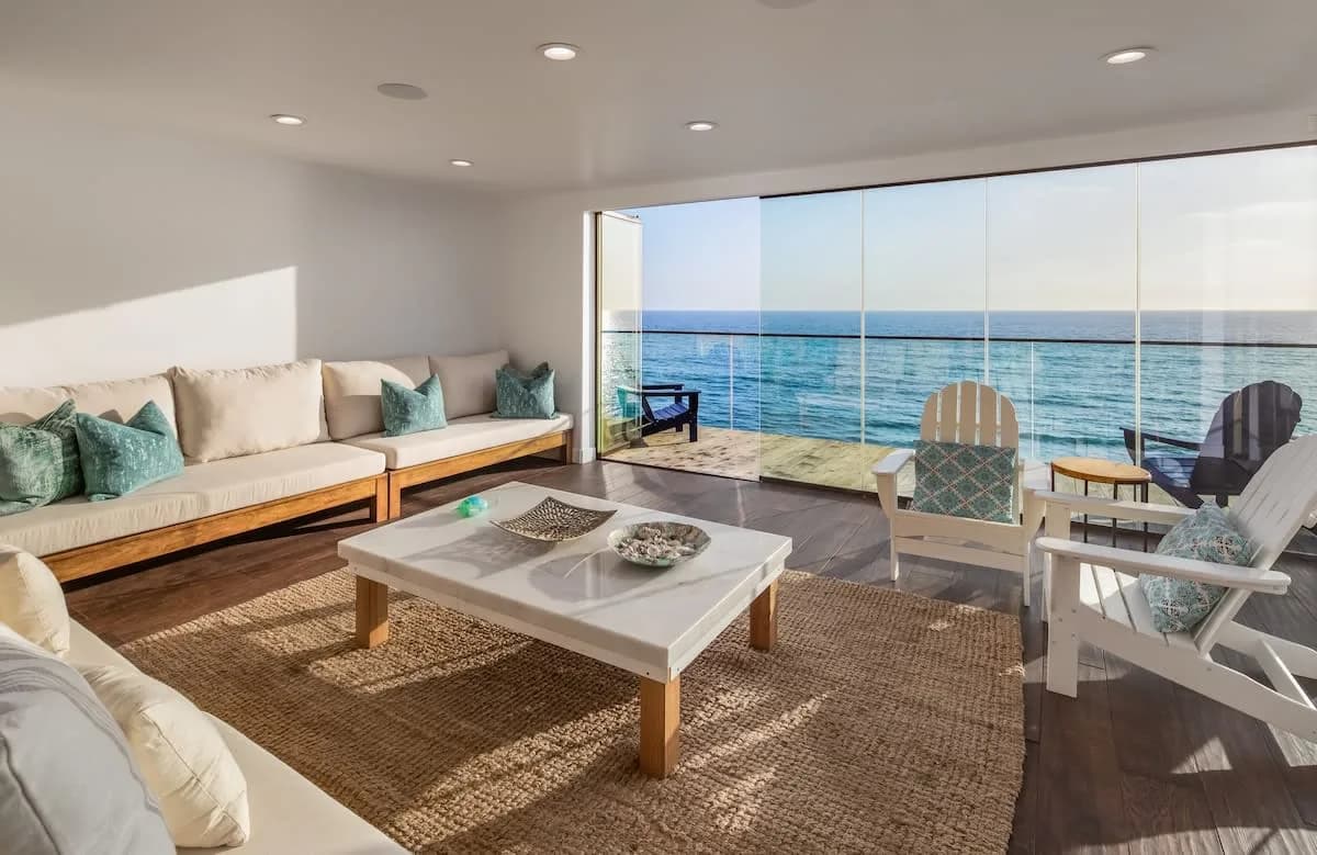 Beachfront Three-Bedroom Villa in San Diego photo 3