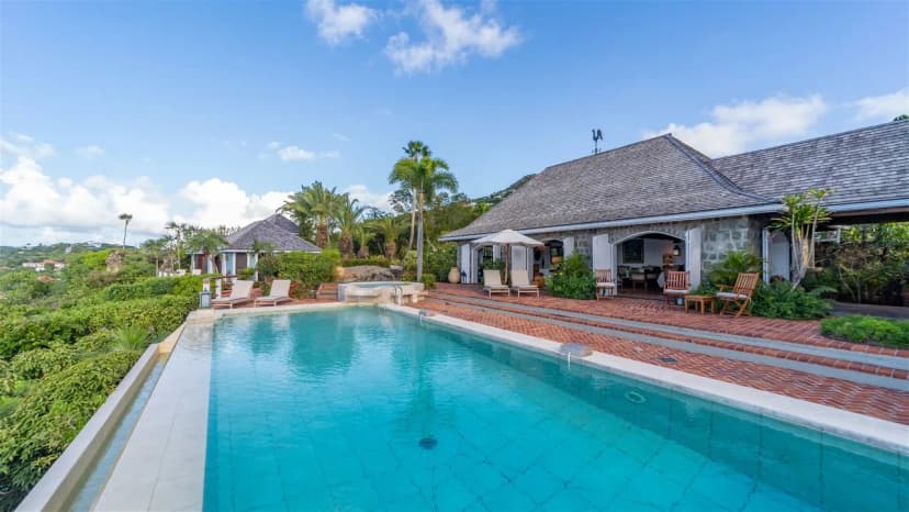 Beautiful Five-bedroom Villa In Petite Saline