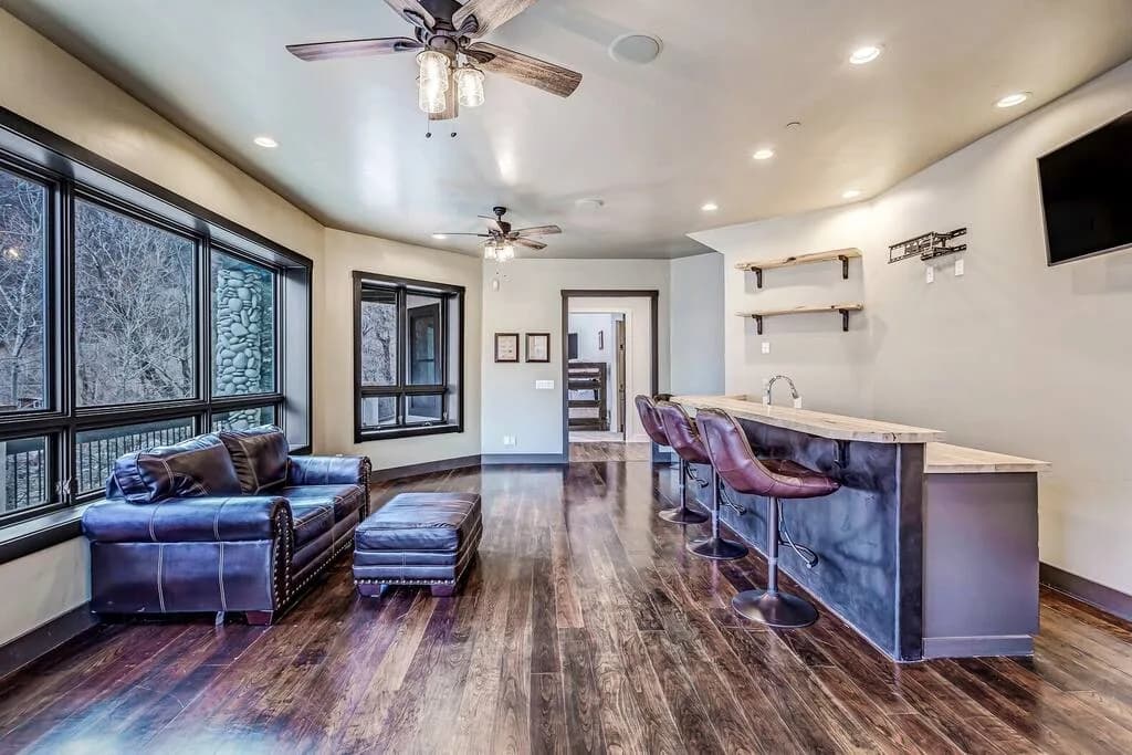 Riverside Chalet with Home Theatre in Snowmass photo 5