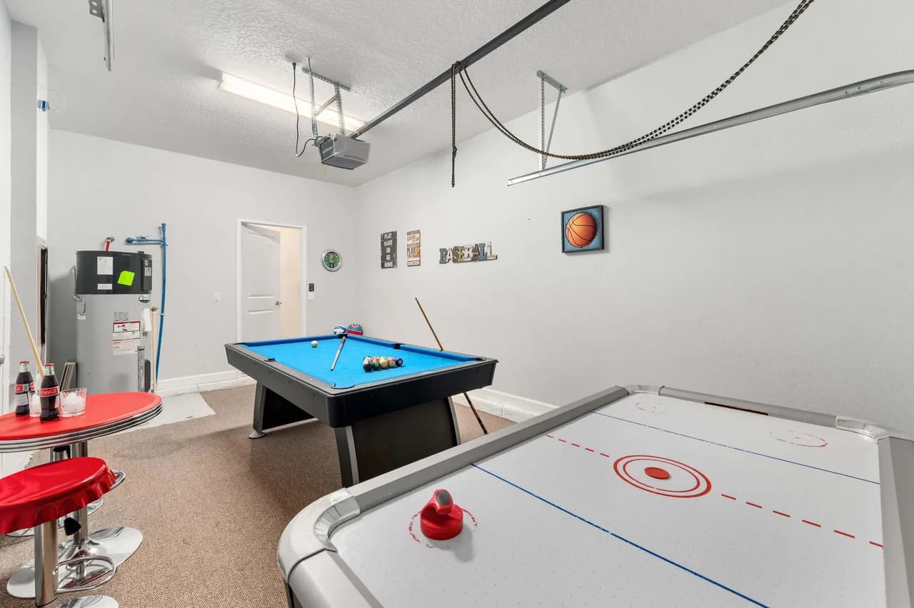 Game Room Pool Home in Four Corners Florida photo 4