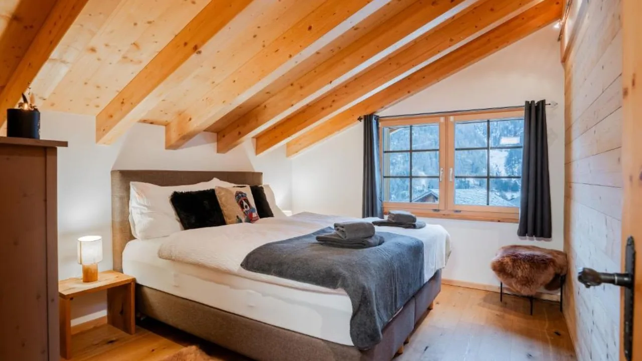 Modern Swiss Alpine Bliss Ski-in Ski-out Chalet photo 3