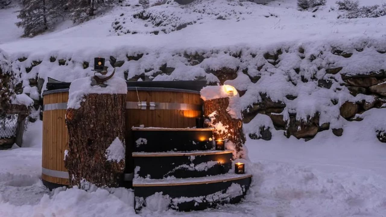 Modern Swiss Alpine Bliss Ski-in Ski-out Chalet photo 4