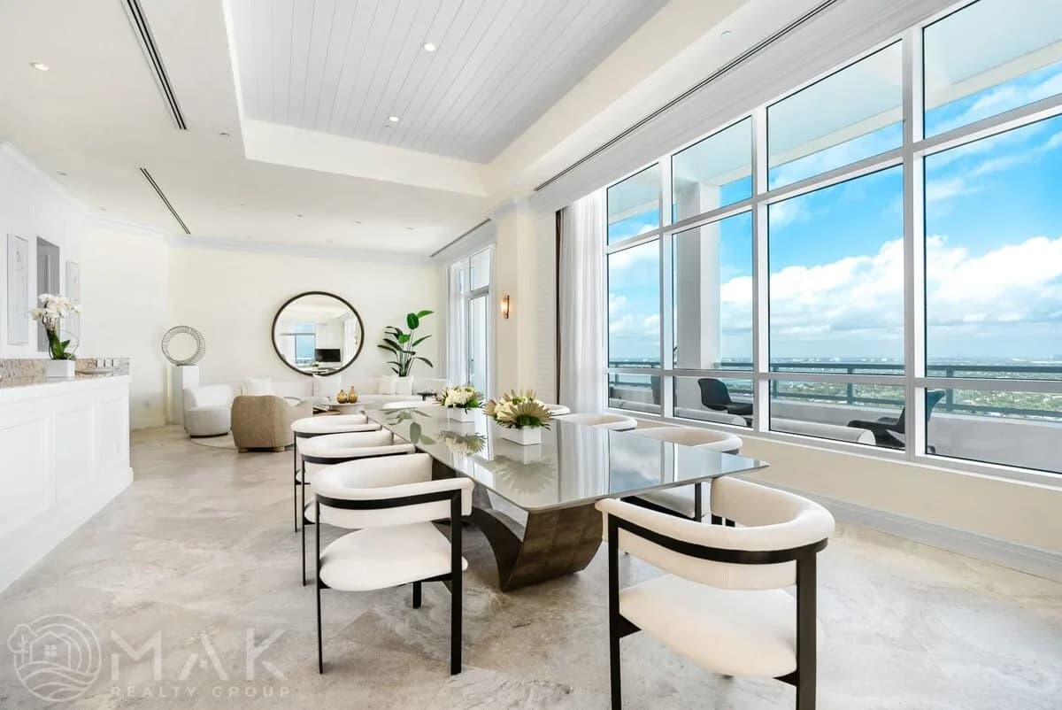 Beachfront Penthouse with Ocean View in Miami Beach photo 5