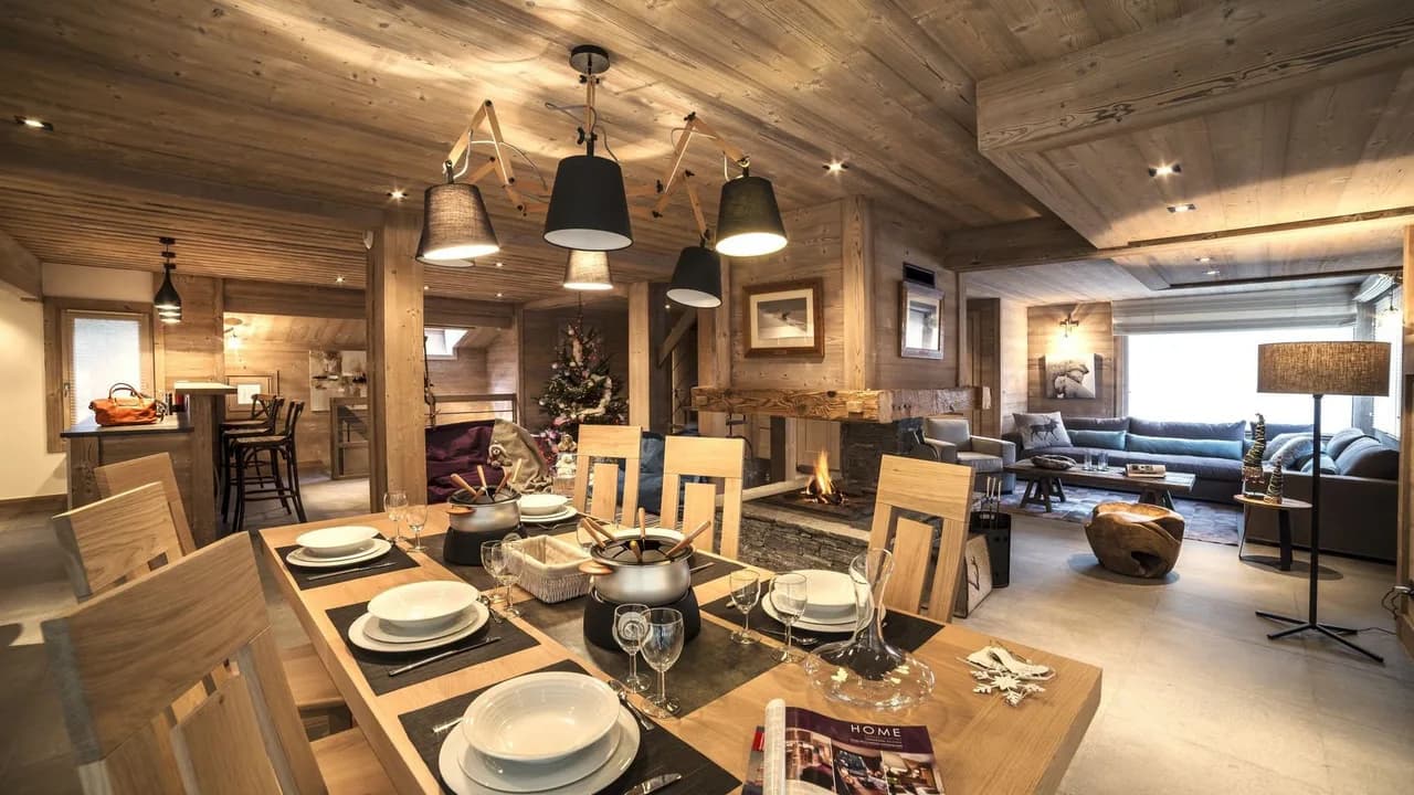 Wooden Chalet With Jacuzzi, Sauna, and Cinema