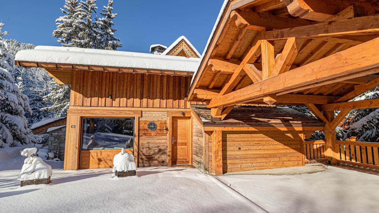 Wooden Chalet With Jacuzzi, Sauna, and Cinema photo 2