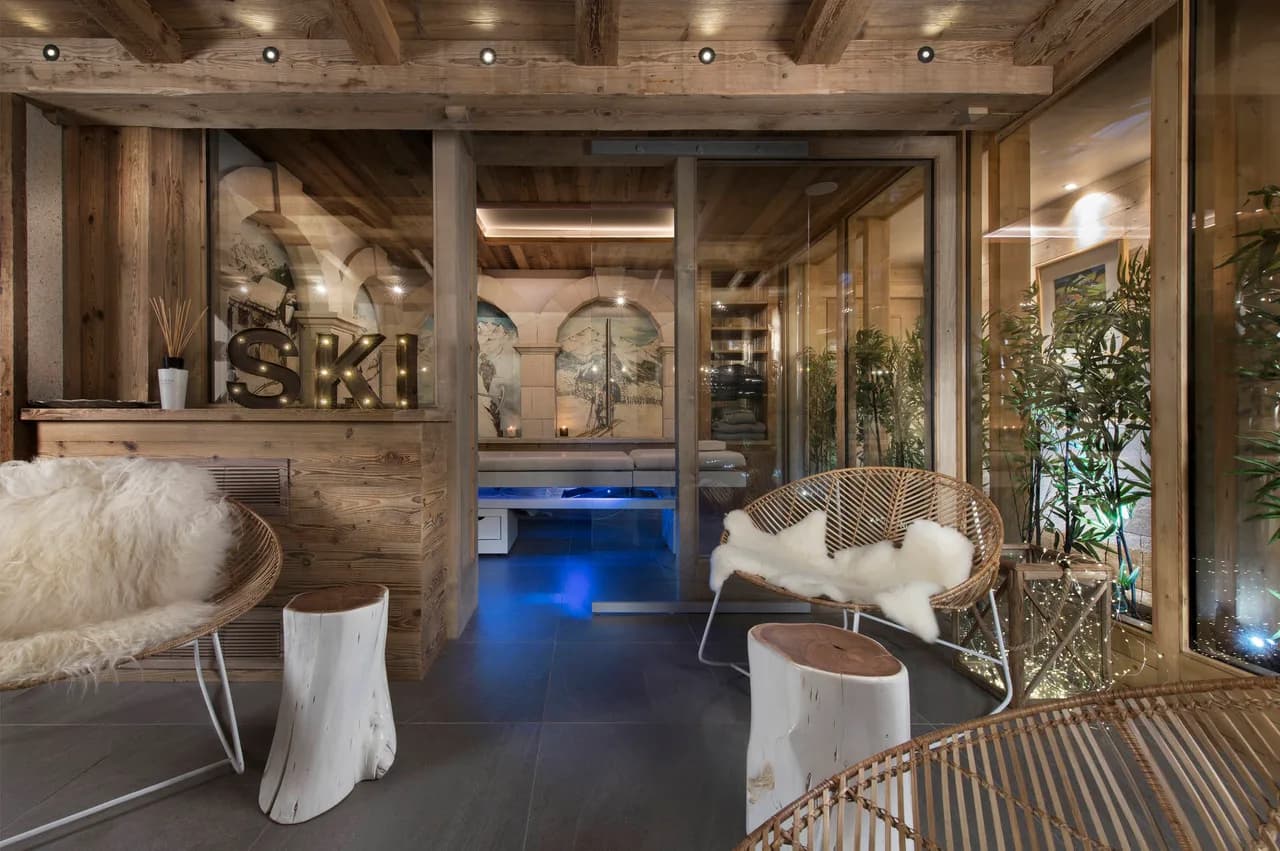 Luxury Chalet W/ Spa, Pool, & Enchanting Bedrooms photo 4