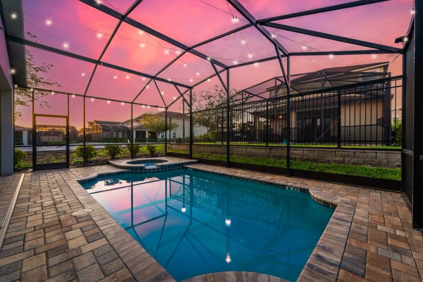 7BR retreat w/ game room, pool & hot tub