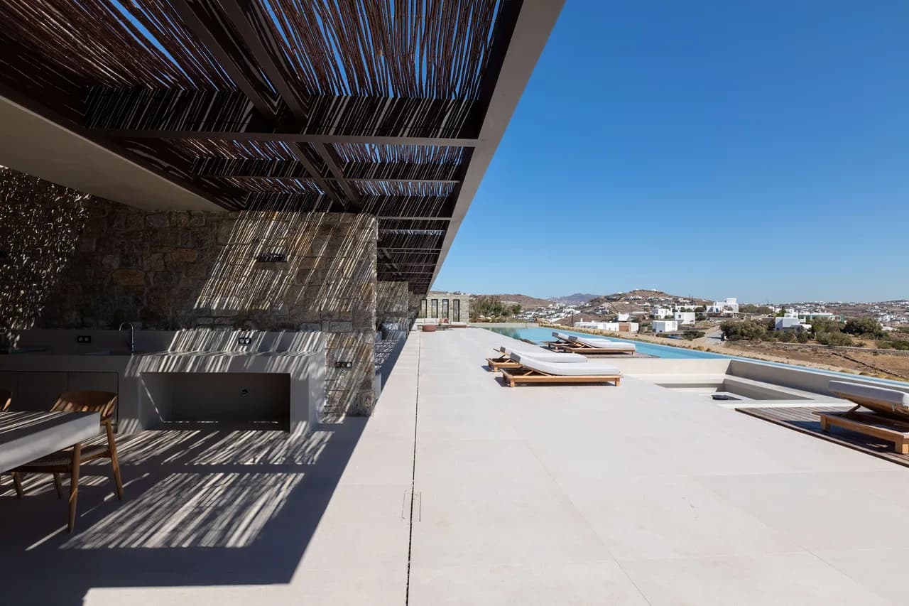 Stunning Mykonian Villa with dual infinity pools photo 5