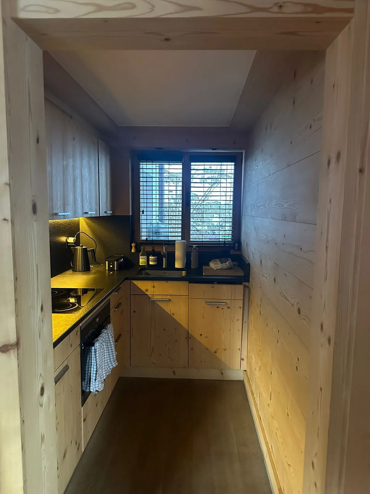 Charming Flat in the Heart of Saanen photo 4
