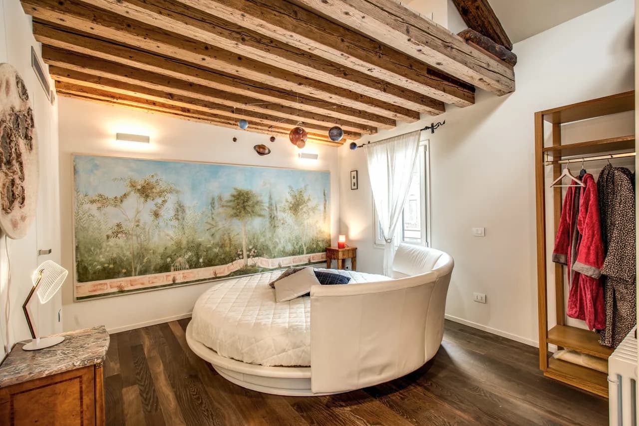 Stunning Venetian Apartment by Biennale Gardens photo 2
