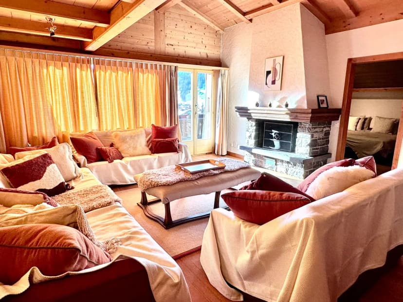 Luxurious 4-Bedroom Chalet in Gstaad