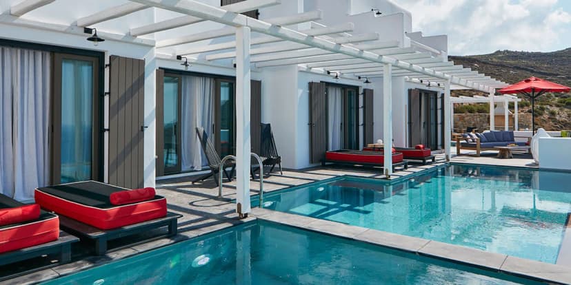 Beautiful Luxury Retreat with Endless Sea Views