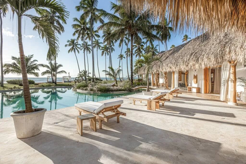Beachfront Five Bedroom Villa in Samana photo 5