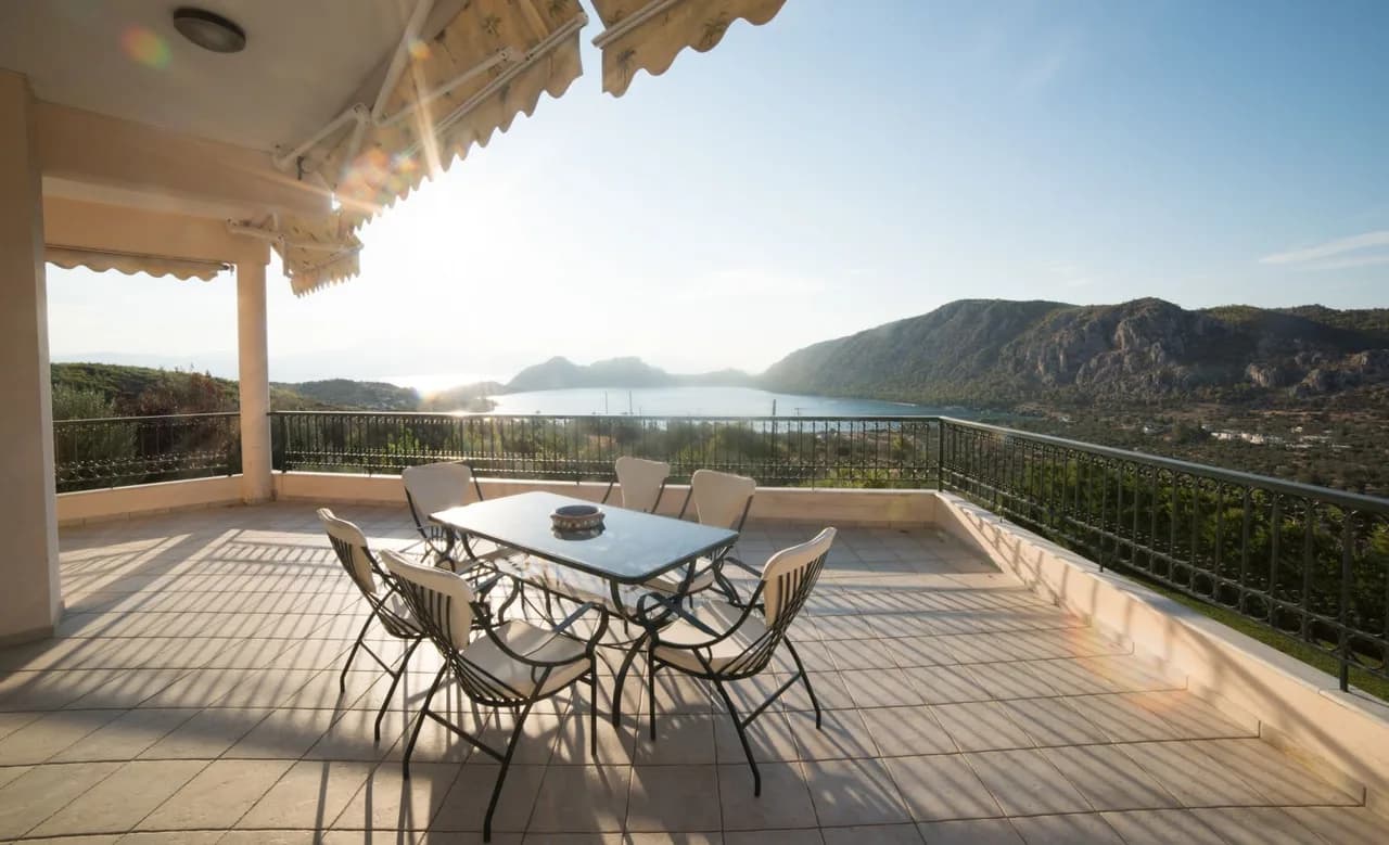 Villa Overlooking the Lake of Heraion-Vouliagmeni photo 4
