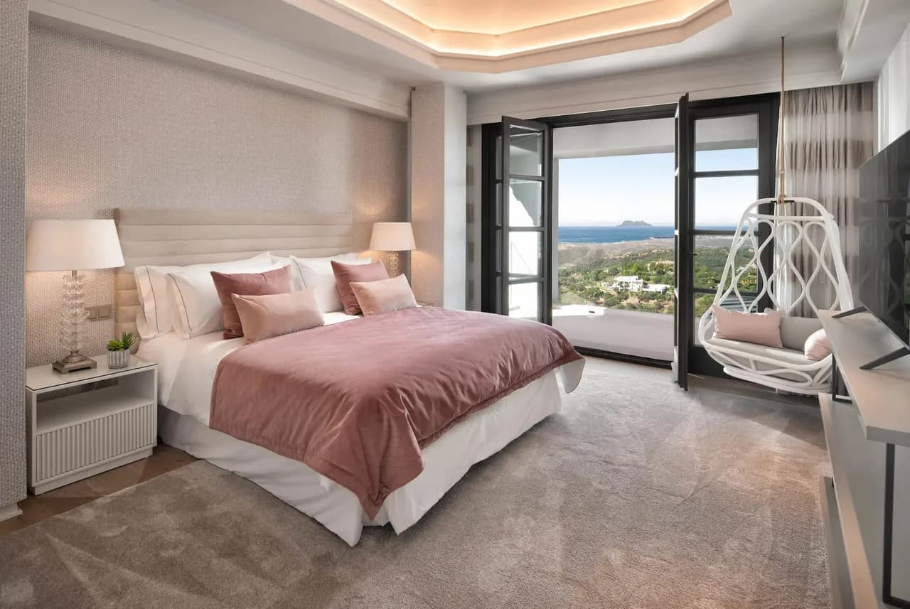 Luxury Villa with Panoramic Sea Views and Indoor Pool photo 3
