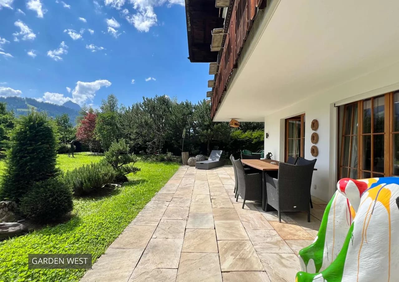 7-bedroom Chalet Private Pool and Stunning Views photo 2