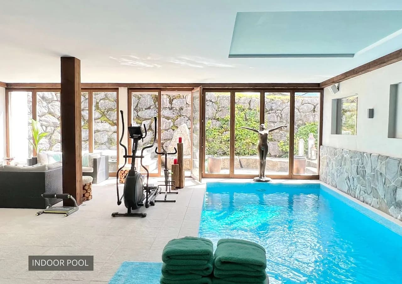 7-bedroom Chalet Private Pool and Stunning Views photo 4