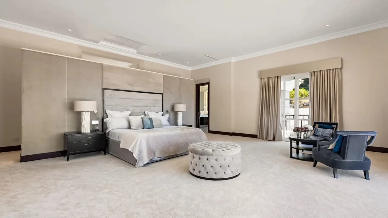 Elegant Mediterranean Villa with Cinema photo 3
