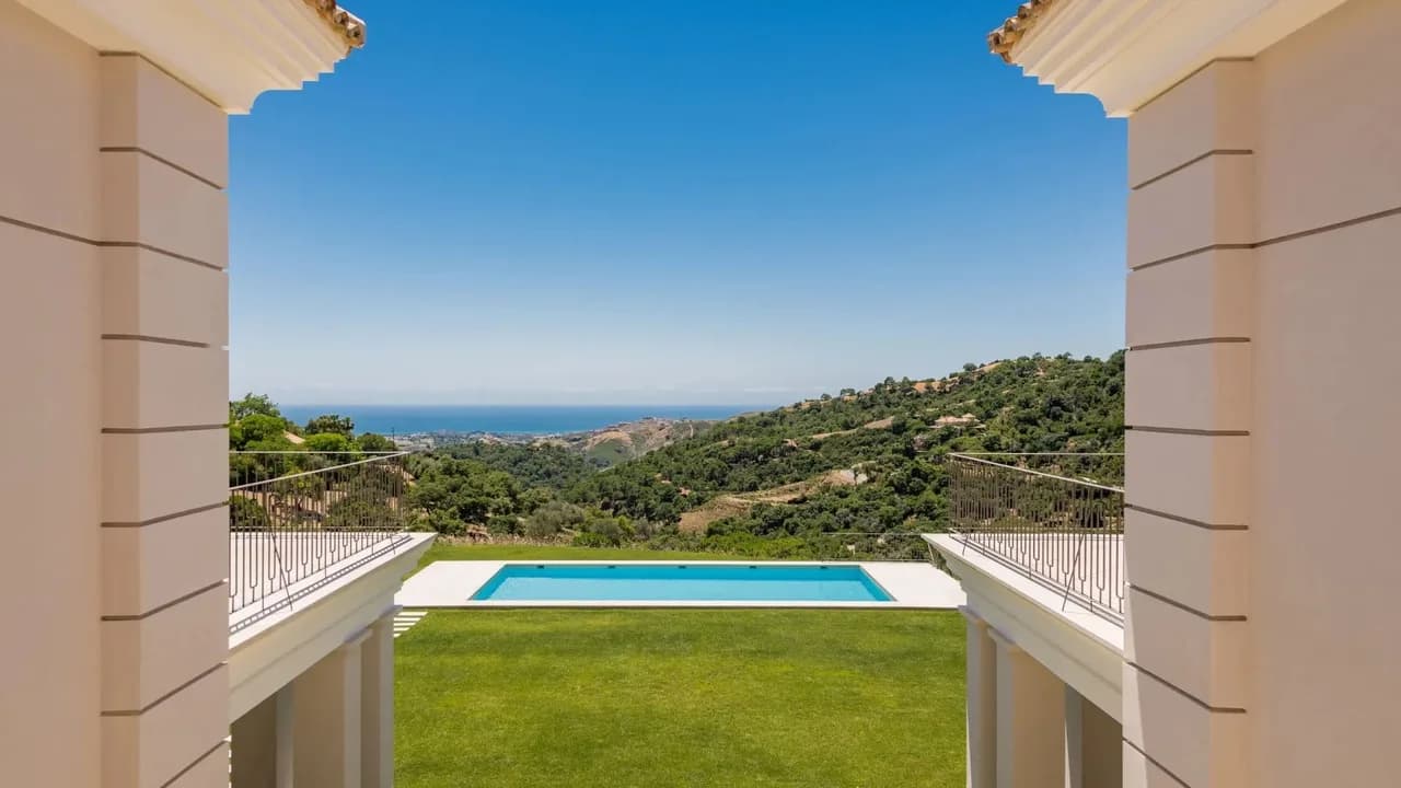 Elegant Mediterranean Villa with Cinema photo 4