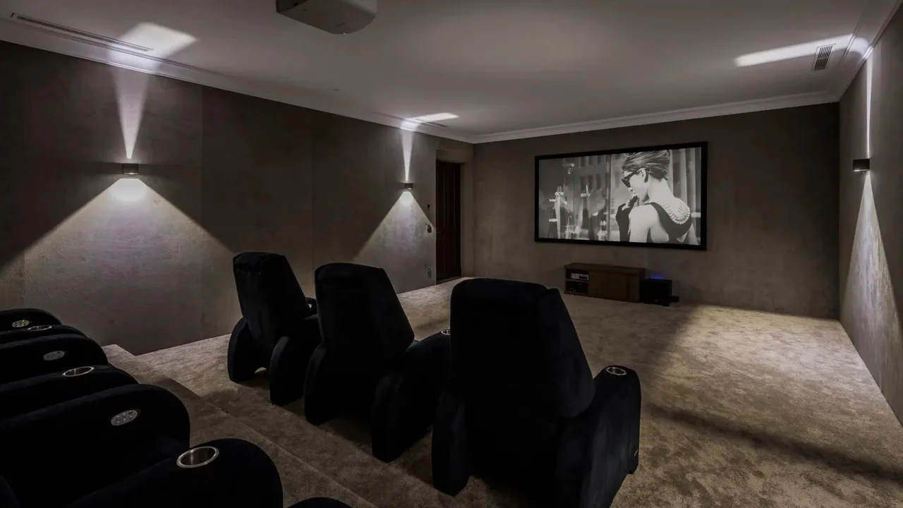 Elegant Mediterranean Villa with Cinema photo 5