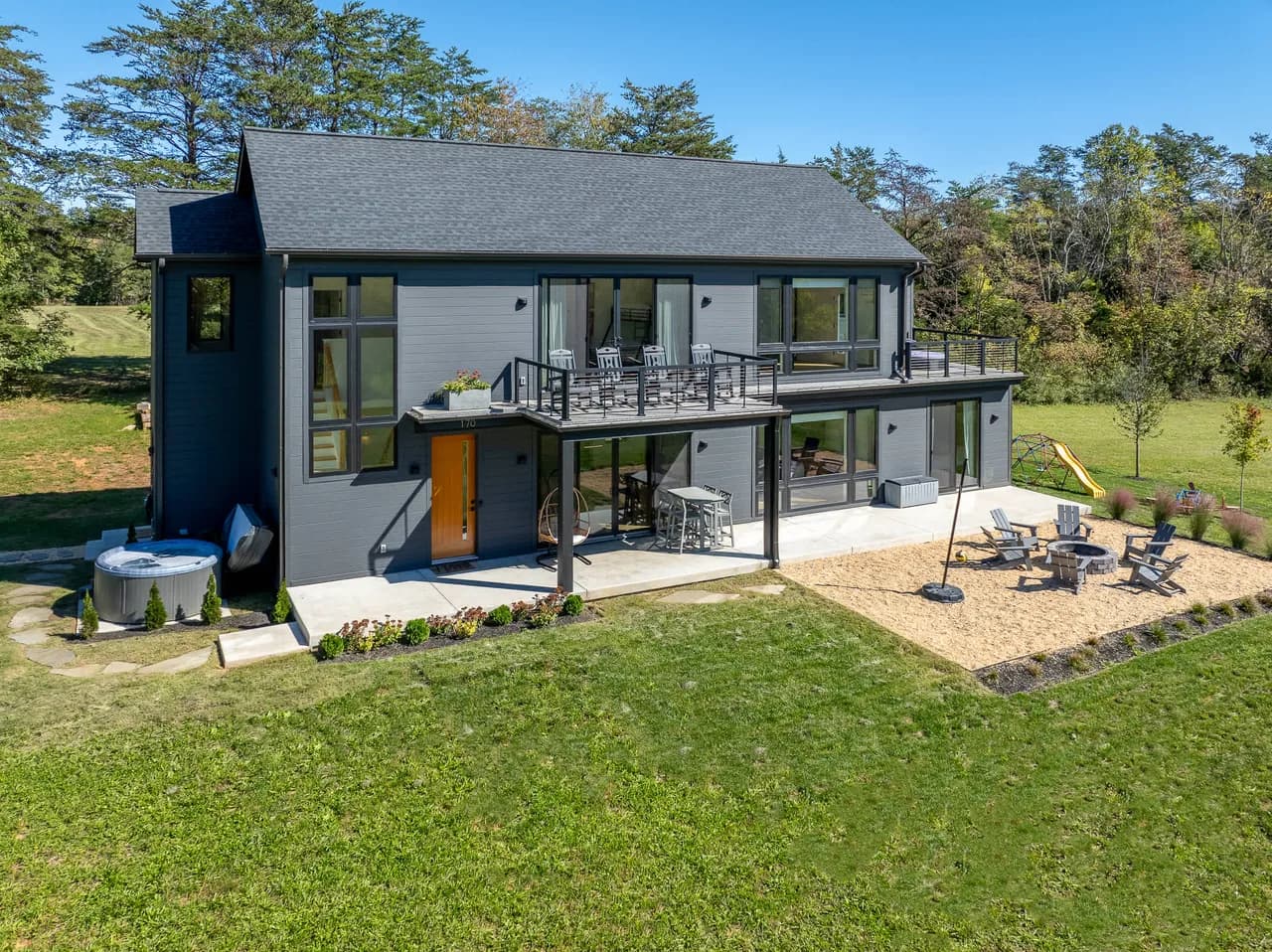 Accessible Luxury Villa in Washington DC Area photo 2