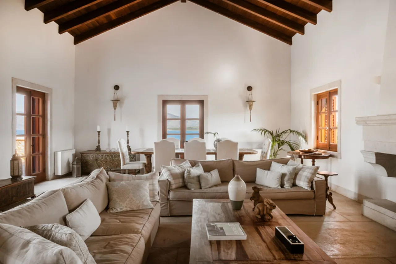 Luxury Beachfront Villa With Awesome View photo 3