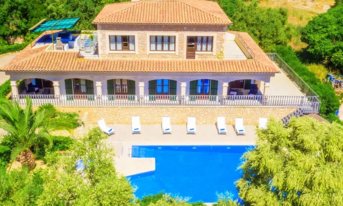 Spacious Six-Bedroom Villa in San Juan, Mallorca photo 4