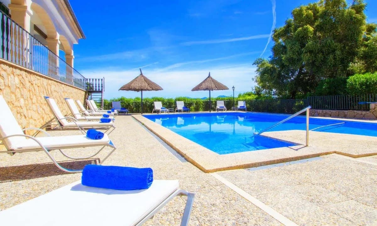 Spacious Six-Bedroom Villa in San Juan, Mallorca photo 5