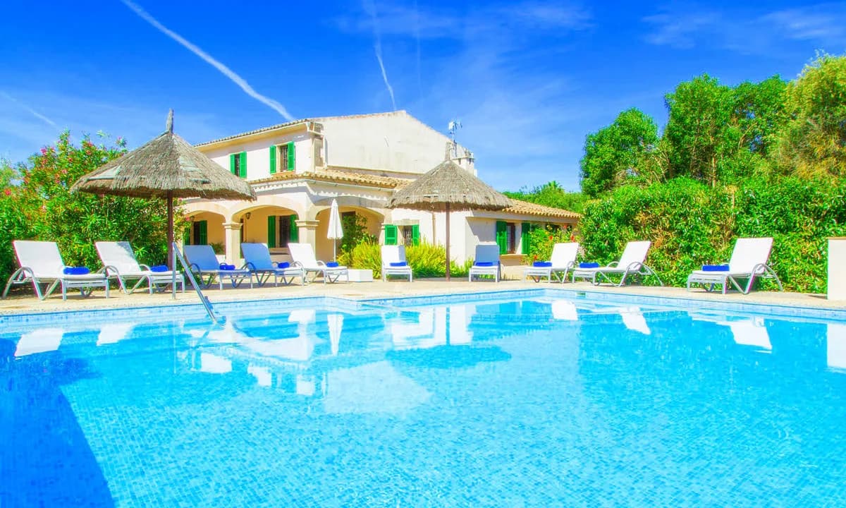 Five Bedroom Villa with BBQ Grill in San Juan