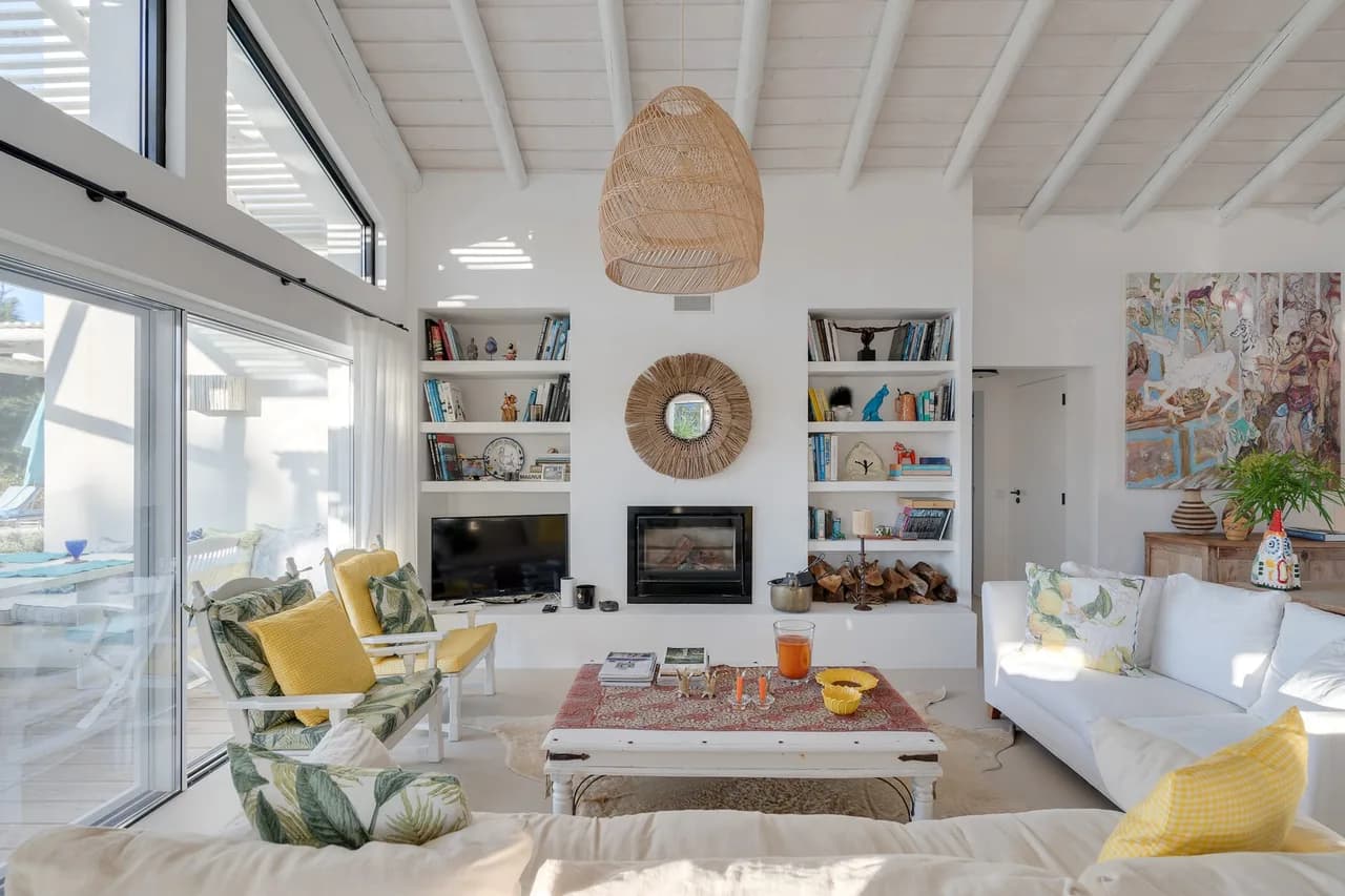 Tranquil Elegant Retreat With Heated Pool photo 2