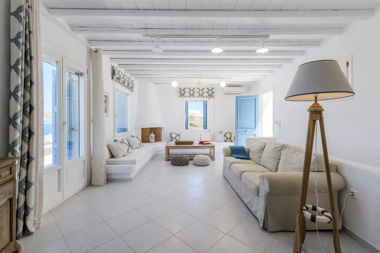 Traditional Villa with Private Pool and Sea View photo 2